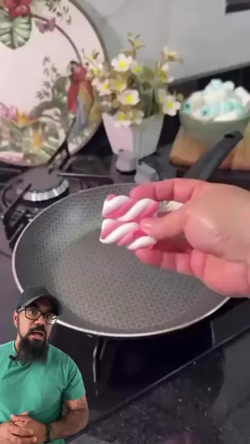 (receitinhadojp on IG for reacted vid) #strawberry #Foodie #dessert #viral