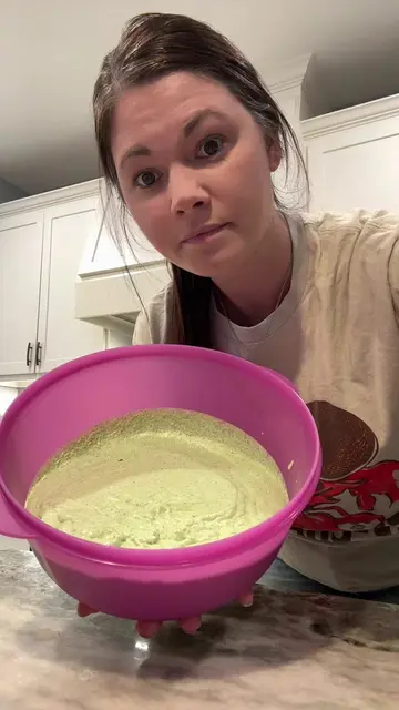 This dip is perfect for parties!  @Matt.Puckett82 #cardibdip #dip #party #EasyRe