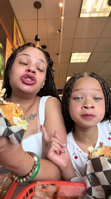 We bouta do a mukkkBANG! 😋😋 #mukbang #eatingvideo #gyro #goodeats #Lifestyle 