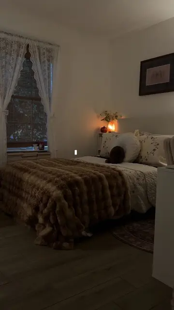 tag your comfort person ♡ #quietlife #softlife #movienight #cozyvibes #datenight