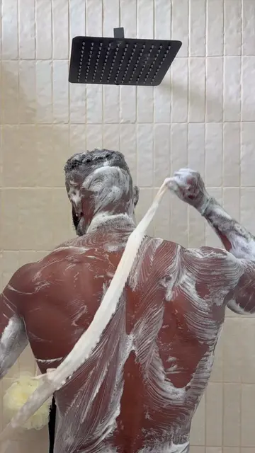 It’s the little things. Just taking care of myself, every single day. ✨ 🚿  #hea