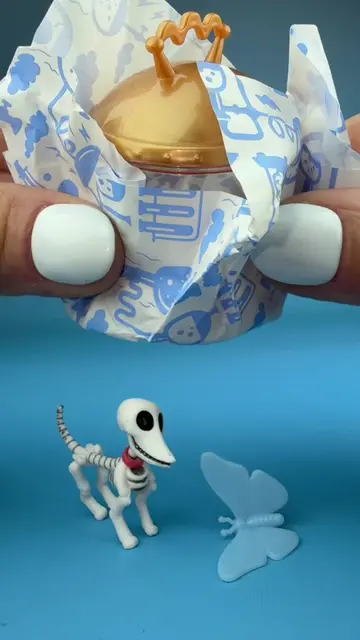 @Miniverse Corpse Bride inspired water globe with Scraps as the main feature 💙�