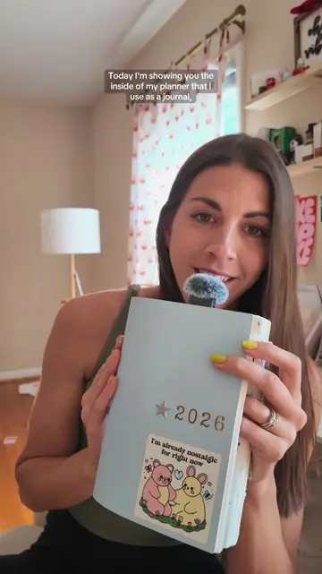 a look at how I use my weekly pages in my “planner” that I use for memory keepin