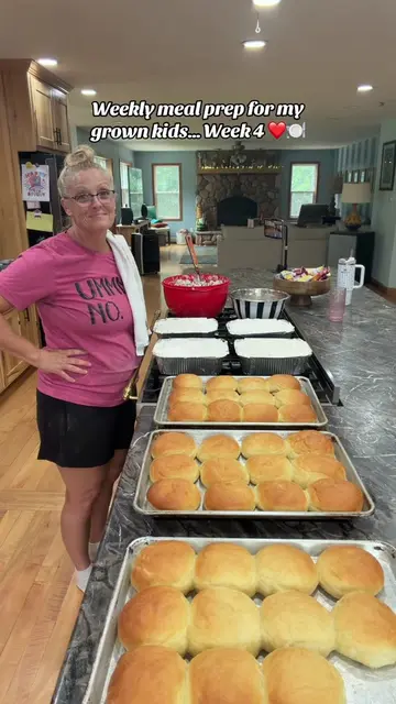 It’s weekly meal prep day for my grown kids! ❤️ This week I made my homemade chi