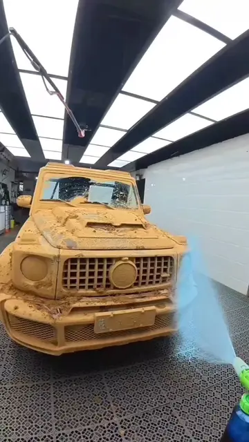 Mud couldn't hide this G-Wagon for long! 😍💦 The transformation is so satisfyin