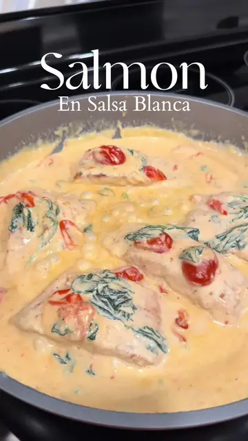 Este salmón en salsa blanca queda lleno de sabor y cremoso 👩🏻‍🍳🤍 Aquí te dej