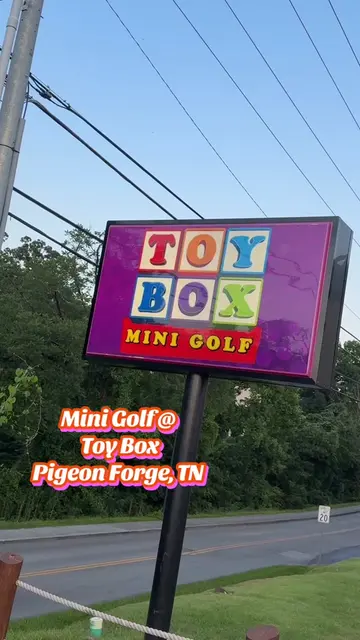 Finding the best family adventures in the Smokies 🏔️✨ Toy Box Mini Golf brought
