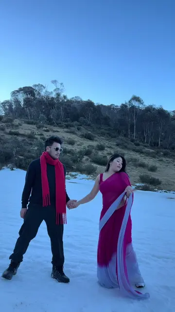 #surajhuwamadham #saree #ombresare #snow #snowsaree 