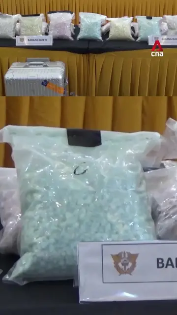 Indonesia has arrested a Malaysia Airlines pilot who allegedly smuggled 26kg of 