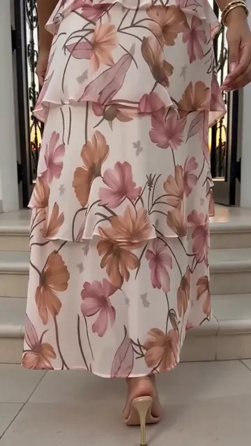 I’m obsessed with this floral maxi dress! 🌸 It’s feminine, flowy, and perfect f