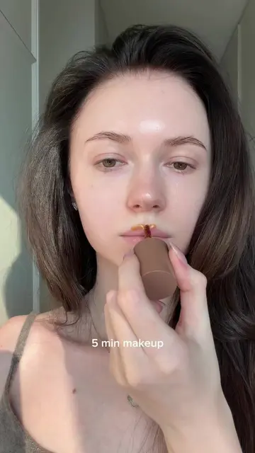 5 min makeup ☀️ products used: @APRILSKIN Lip stain (shade toffee nut latte) @Fe