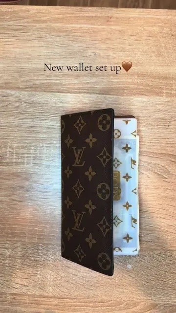 Spoil yourself🤎 #louisvuitton #wallet #SmallBusiness 