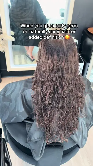 Like HELLO curls! 😍😍😍 #curlyperm 