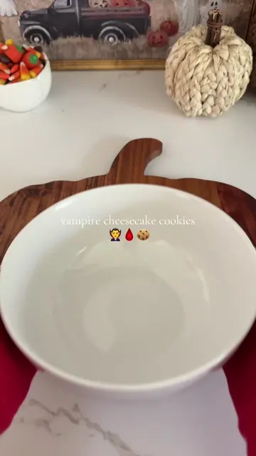 halloween baking has officially taken over my kitchen. 🤭 Easy vampire cheesecak