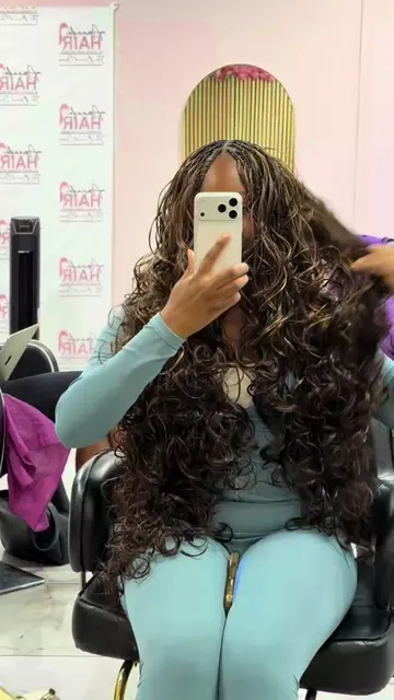 she’s baaaaackkkkk, hair redone 🤍 ofc @Amanda nice and neat !!  #frenchcurlbrai