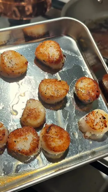 🍋 Seared Scallops & Lemon Browned Butter Pasta    Here's how to get a perfect s
