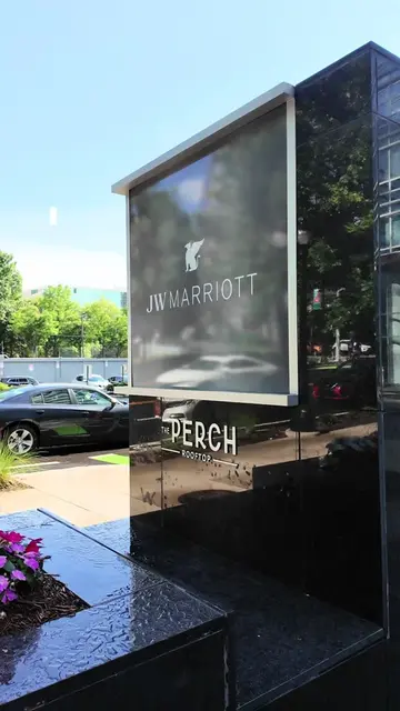 Atlanta has a new luxury hotel, and it's officially on my favorites list! The ne