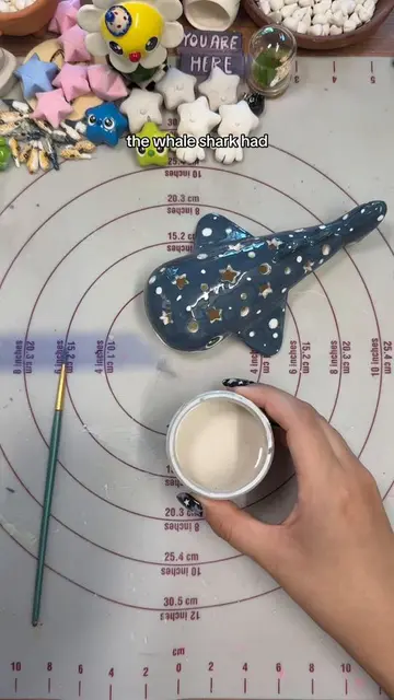Replying to @pengweng he is finished ⭐️ glow in the dark ceramic whale shark res