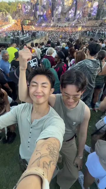 Festival season is fun, but the post-festival shower might be my favorite part �