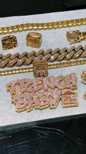 What’s your favorite piece in this gold kit? 🤔  #cubans #jewelrytiktok #chains 