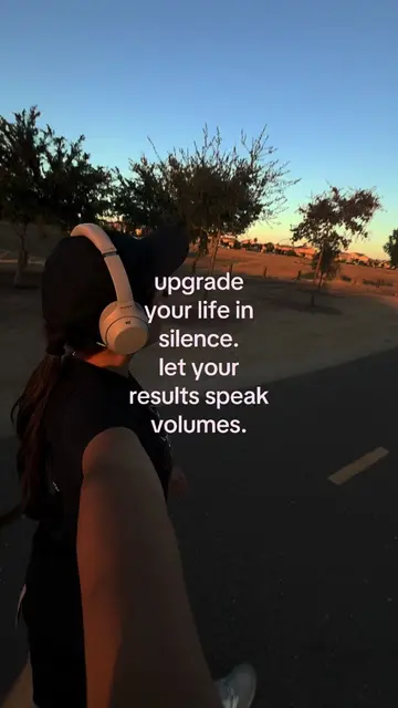 It’s not about being secretive… It’s about protecting your focus. 🧘🏻‍♀️ Most o