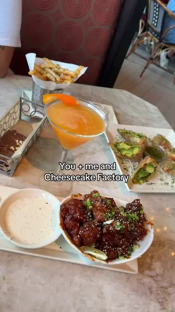 Cheesecake Factory for the win💕 #cheesecakefactory #Foodie #food #date #foryoup
