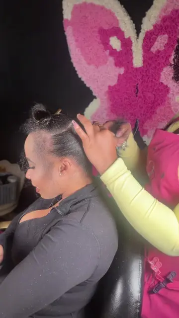 Service: SLEEK PONYTAIL! 😍🎀 📍FORT DRUM, NY Link in bio to book this service �