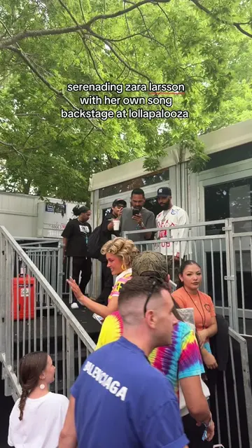 it’s what she deserves 🙂‍↔️🐬☀️ @Zara Larsson #lollapalooza #lollapalooza2026 #