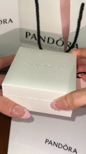 Omg! Look at this bracelet 😭#jewelry #bracelet #silver #pandora #fyp 