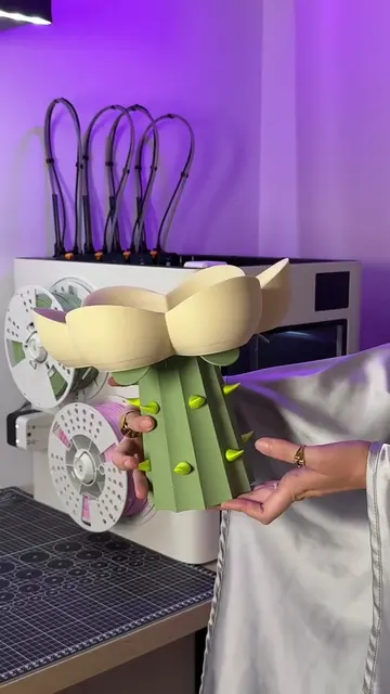 Because regular bowls are just too boring... Printing a giant flower bowl and sc