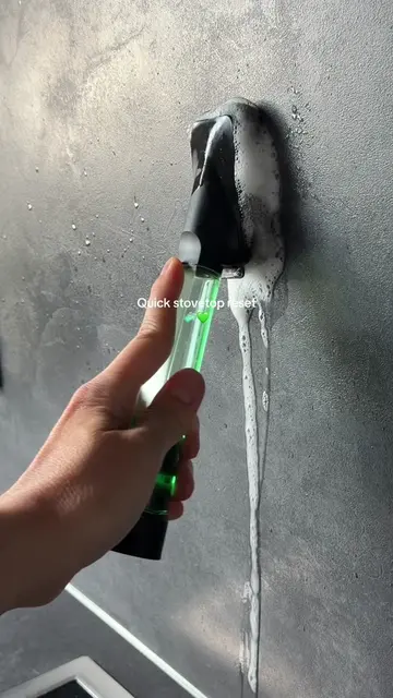 Quick stovetop reset🧼💚🤩#cleaningmotivation #CleanTok #satisfyingcleaning #cle