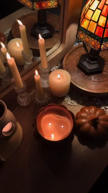 happy augtober 1st - spooky movies, pumpkin spice, & stormy nights 🪾🍂🌙 #hallo