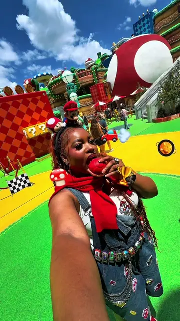 definitely getting that mac & cheese cone and butter beer when i go back😋🗺️🎠 