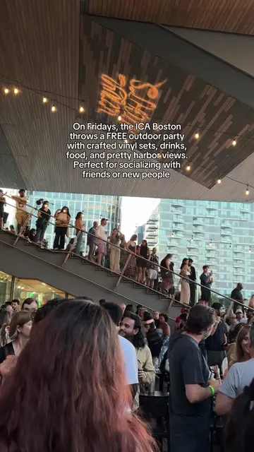 And people were actually dancing!!  📍Institute of Confemporary Art (ICA) in Sea