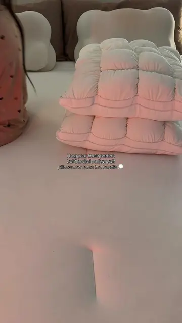 OMG ☁️ 🤍 the viral cooling, mega fluffy, Mellow Puff Pillows now come in a two 