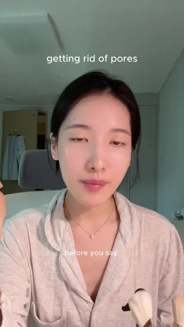 How to make pores look smaller without using pressure: use retinal + moisturizer