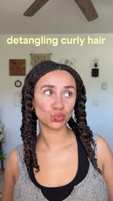 as someone with hair that is easily tangled…pre shampoo is an essential step🧴 #