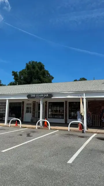 Come with me to The Glass Jar in Dennis, MA on Cape Cod to get a bracelet by sil