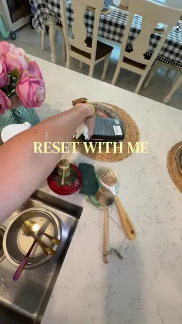 this almost feels a little too honest… 🥲 deep clean + saturday reset with me as