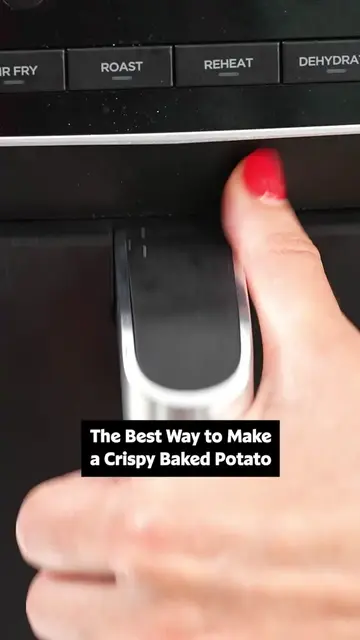 Skip the oven—we're making our baked potatoes in the air fryer. 🥔 In her recent