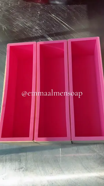 Making a Pure Honeycomb Soap with NEW Molds & Impression Mats!! 🐝  #soapmaking 