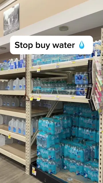 🚰 Wait before you grab that water bottle! Did you know the cap color can tell y