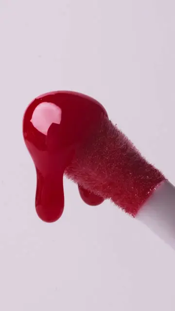 #sampletok 💋 A glossy lip oil sample just dropped! 😍✨ Juicy shine, lightweight