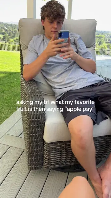 comedic @jaredhuseby1706 #bf #applepay #joke #prank #couple 