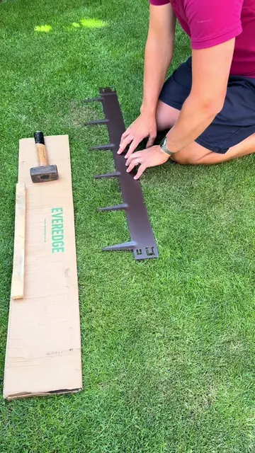 Bending Everedge Classic 🌱 One of my favourite garden products.  Give your lawn