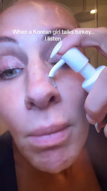She’s weird, but brilliant with her skincare. #Medicube #PoreFectSet #LargePores