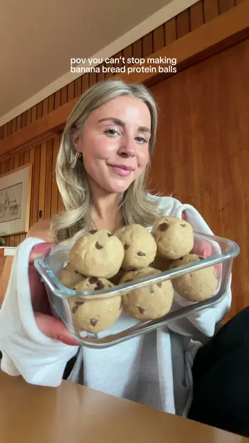 banana bread protein balls on repeat lately 🍌😋🫶🏽 recipe:  1 ripe banana mash