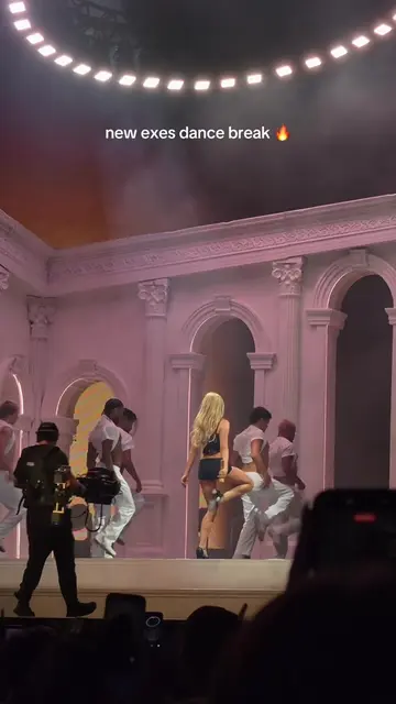 her performance at osheaga was def one of her best !! she was giving us so many 