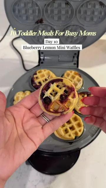 Day 10 of 10 days of easy toddler meals for busy moms. Blueberry lemon mini waff