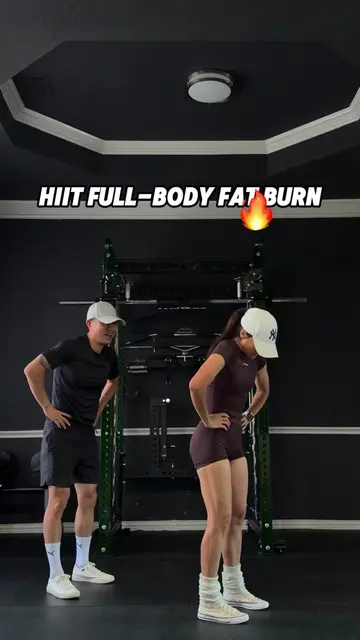 Full Body Workout. Just press play and move with us @Be Simple - quick, sweaty, 